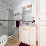 Malagasuite Beautiful Pool & Parking Апартаменти
