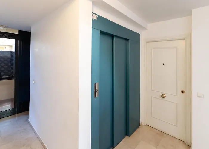 Malagasuite Beautiful Pool & Parking * Торремолинос