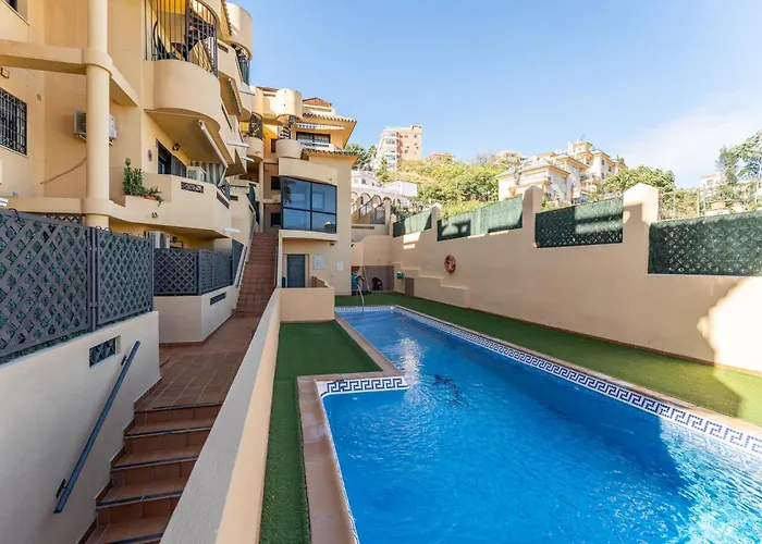 Malagasuite Beautiful Pool & Parking Апартаменты