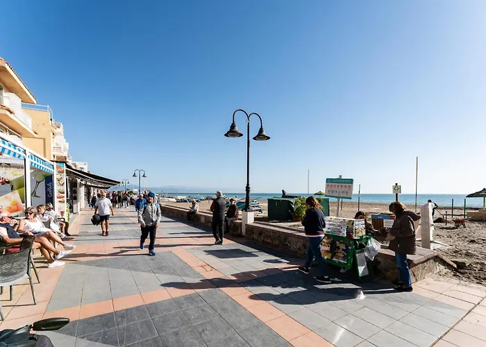 Апартаменты Malagasuite Beautiful Pool & Parking *