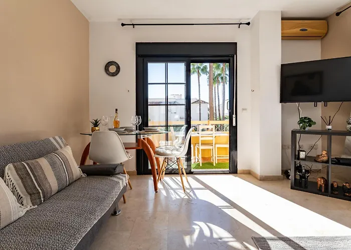 Malagasuite Beautiful Pool & Parking Apartamento *