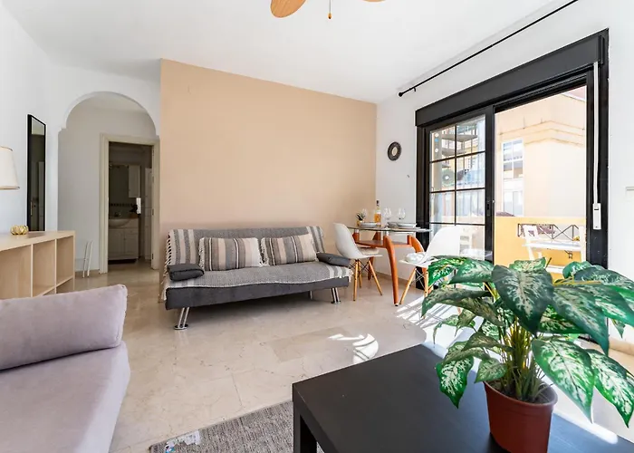 Malagasuite Beautiful Pool & Parking Apartamento